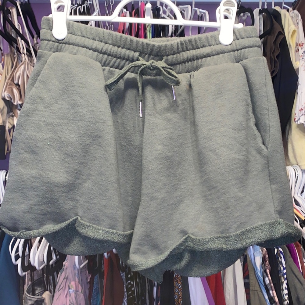 Lasies ROEBUCK & Co green dark color shorts draw String size medium